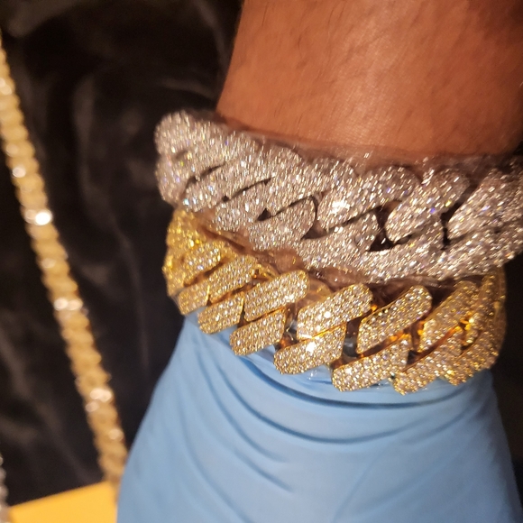 Moissanite VVS1 CUBAN LINK 18MM 22INCH CHAIN AND BRACELET - Picture 1 of 4